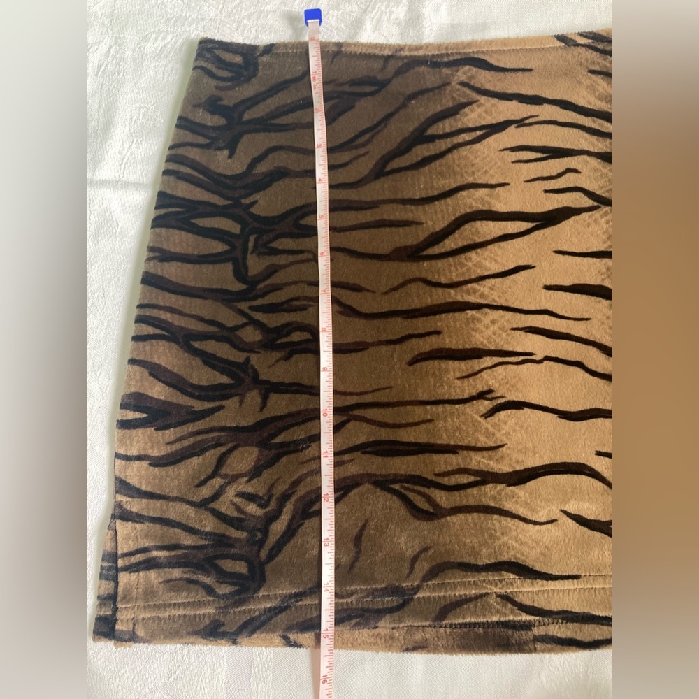 Vintage fuzzy faux tiger fur miniskirt : 90s : animal print - Picture 10 of 11
